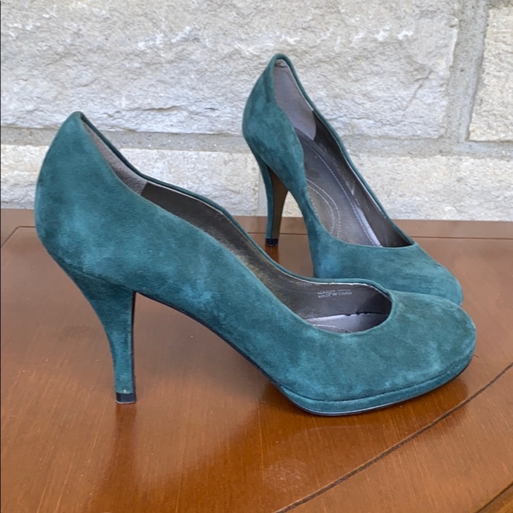 Tahari Teal Pumps